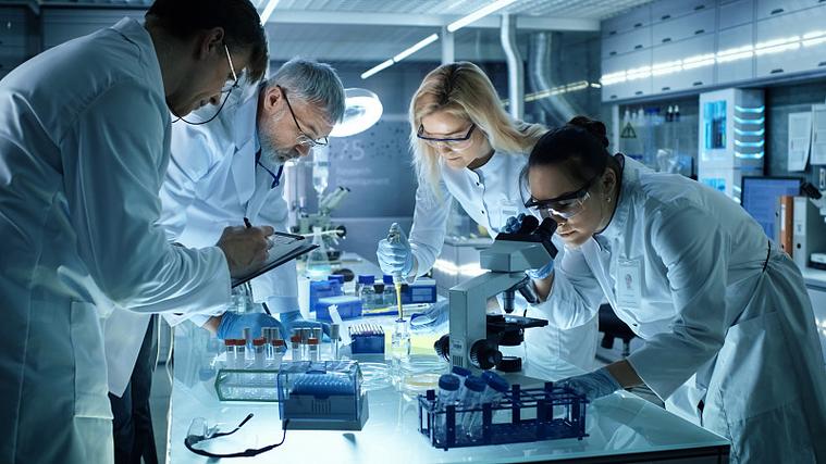 协同创新 医学研究科学家团队如何共同推进新一代实验性药物的研发